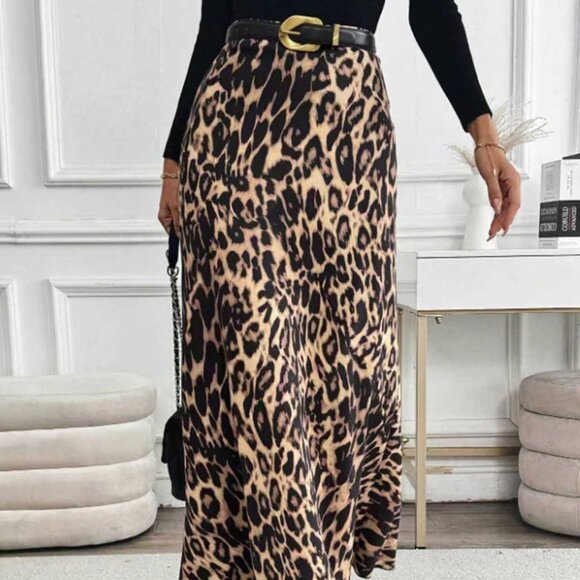 Fashionable lady's high-waisted leopard print long and extremely long dress - Picture 1 of 5